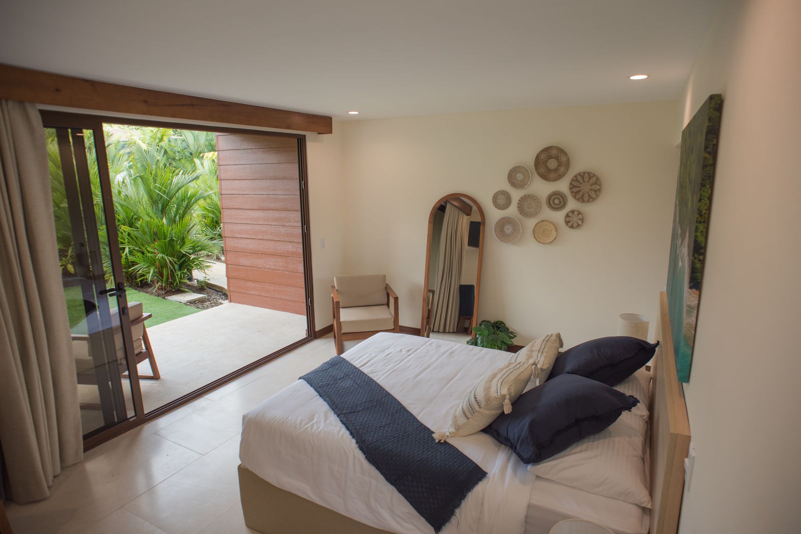 Tropical Forest Room, photo 4 of 13