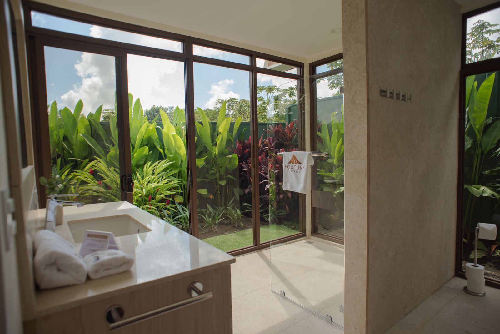 Tropical Forest Room, photo 5 of 13