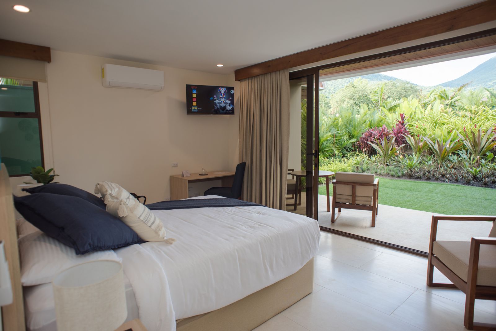 Tropical Forest Room, photo 7 of 13
