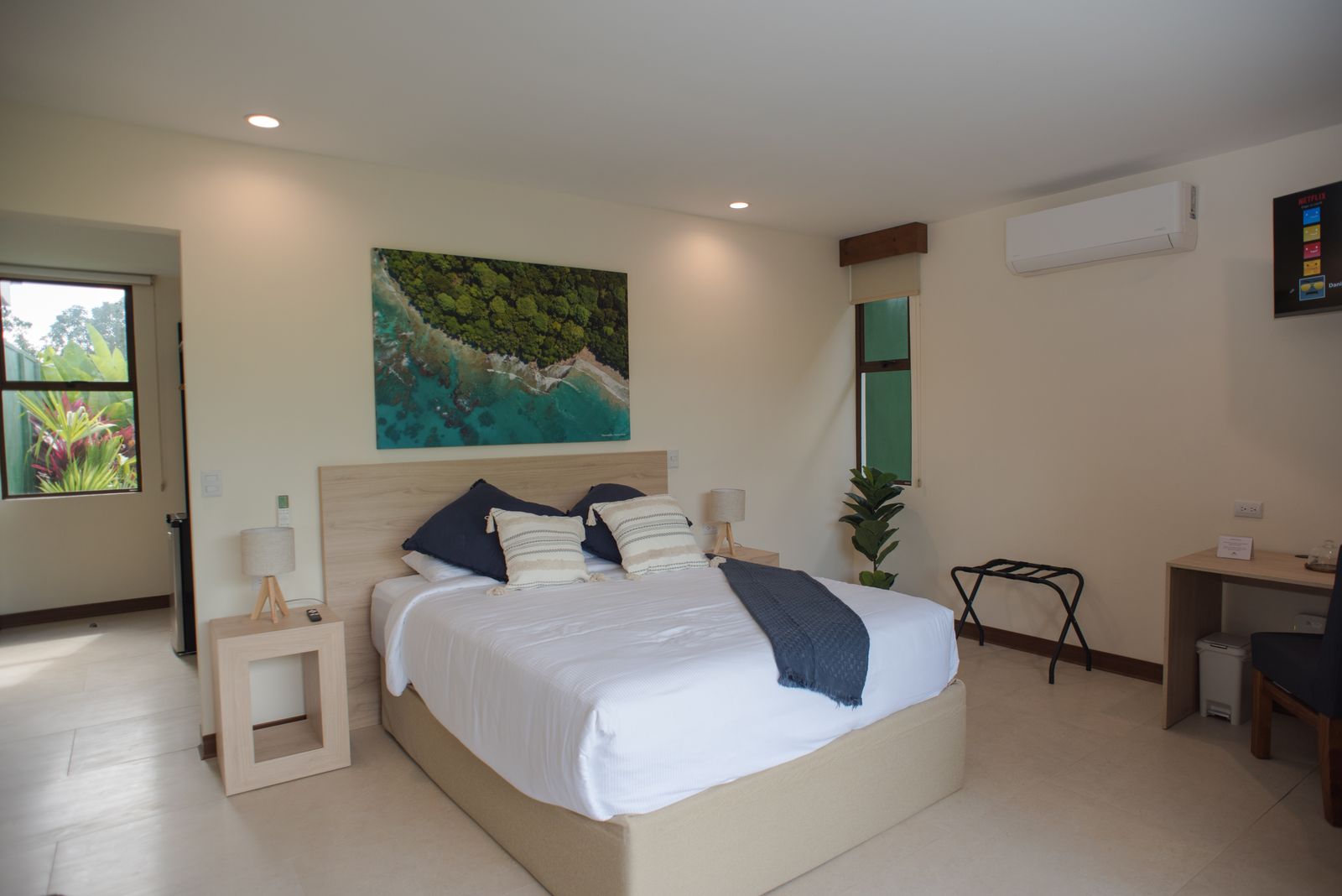 Tropical Forest Room, photo 10 of 13